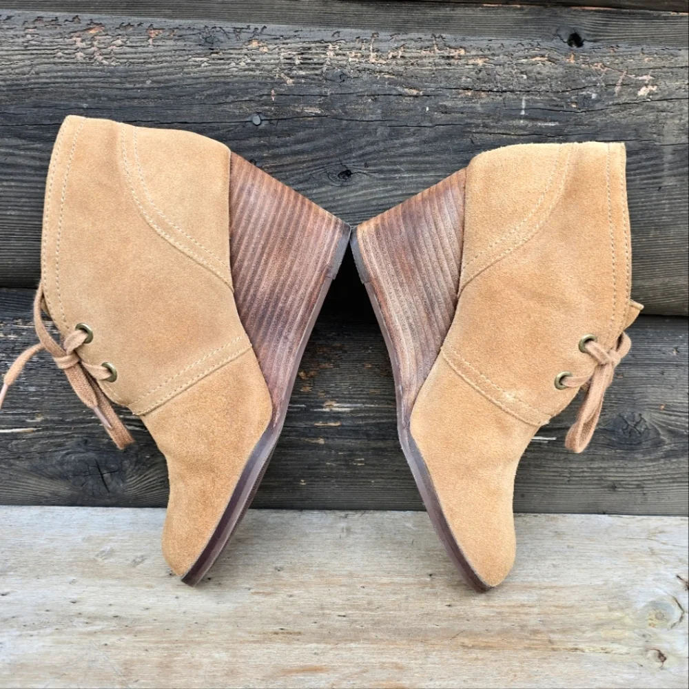 Lucky Brand Sway Y2K Boho Minimalist Suede Lace-up Comfort Wedge Bootie 7M